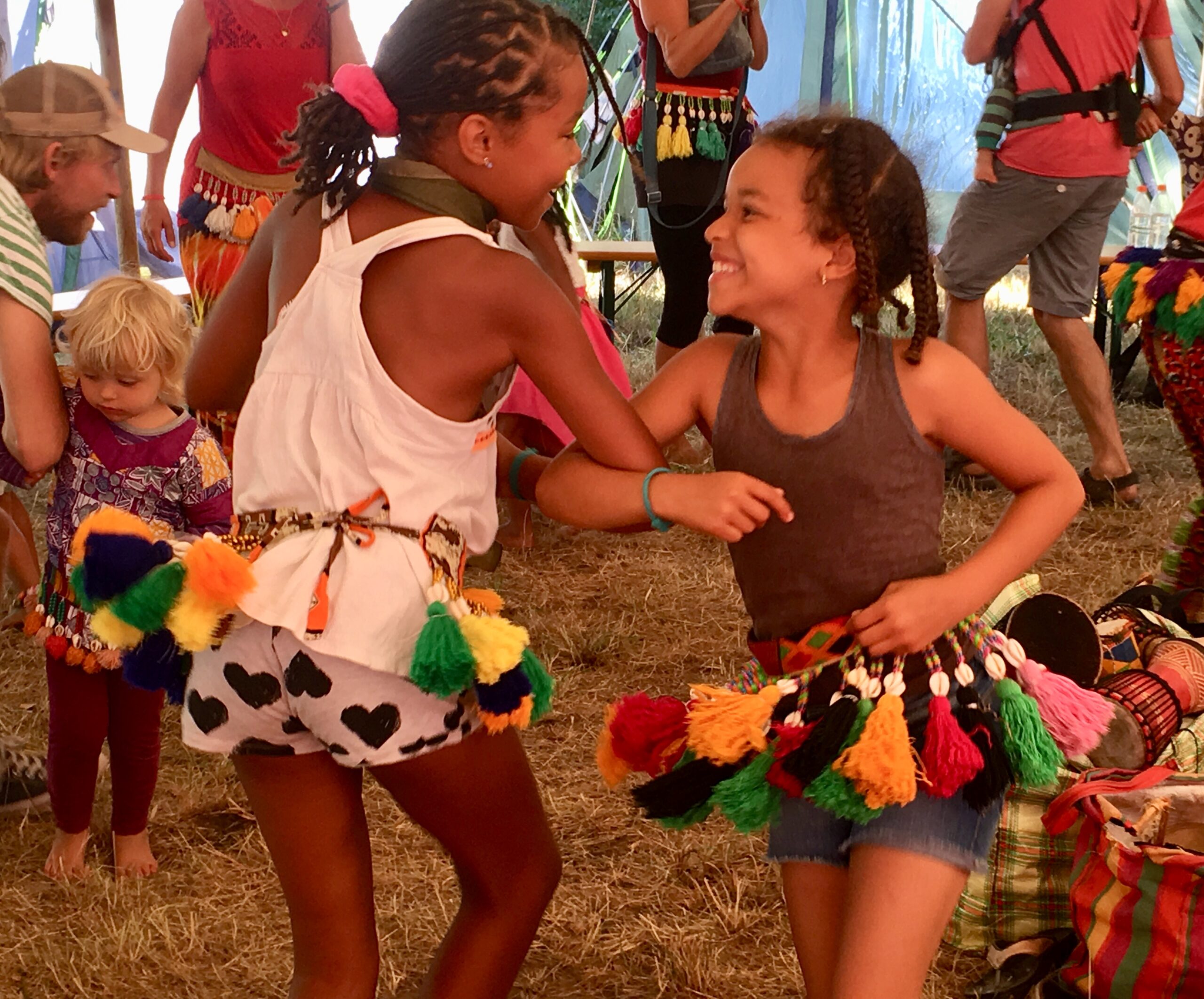 lade som om tekst Penelope Afrikansk dans for børn - Afrikansk dans & kultur